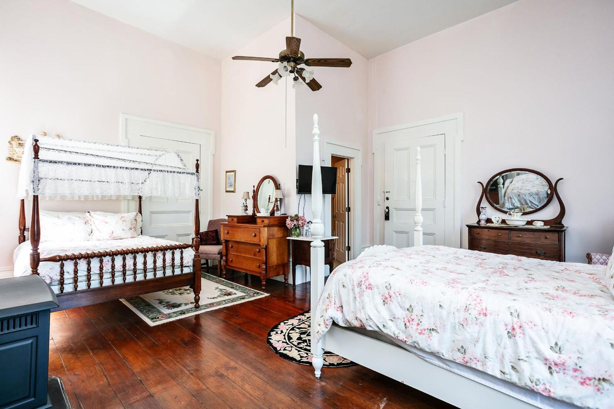 Maple Hill Manor Bed & Breakfast Springfield Екстериор снимка