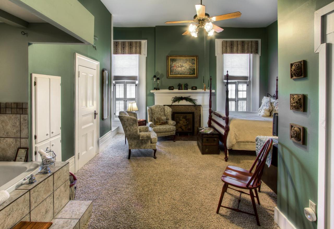 Maple Hill Manor Bed & Breakfast Springfield Екстериор снимка